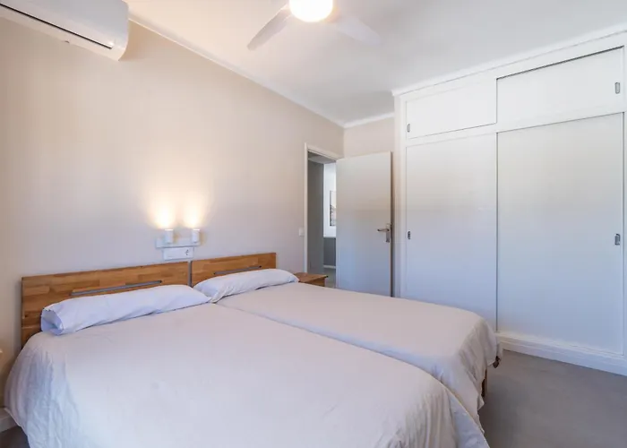 Ponent H Apartment *